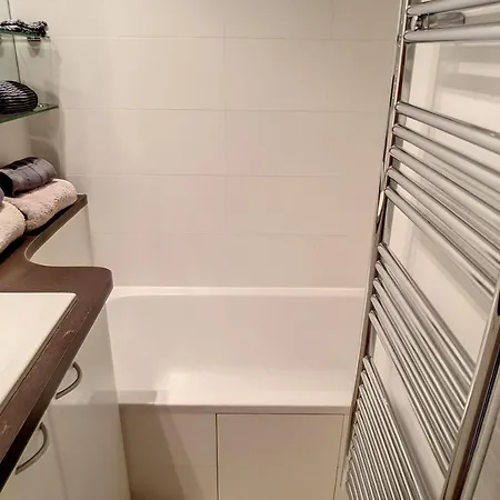 Henri Camille Real Estate - Rouaze 2 -studio A 50m Center Apartment *