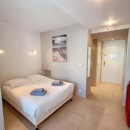 Henri Camille Real Estate - Rouaze 2 -studio A 50m Center Apartment Cannes