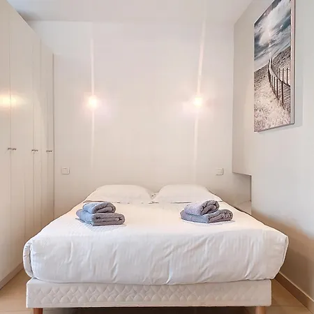 Henri Camille Real Estate - Rouaze 2 -studio A 50m Center Apartment *